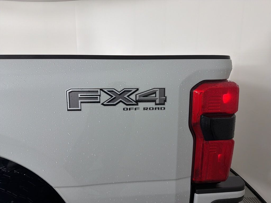 Used 2025 Ford F-250SD Lariat Truck