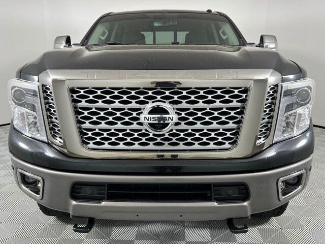 2018 Nissan Titan Platinum Reserve photo 2