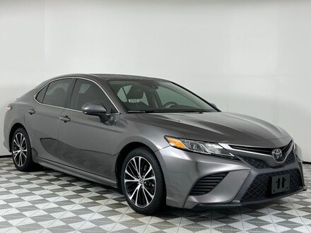 2020 Toyota Camry SE Sedan