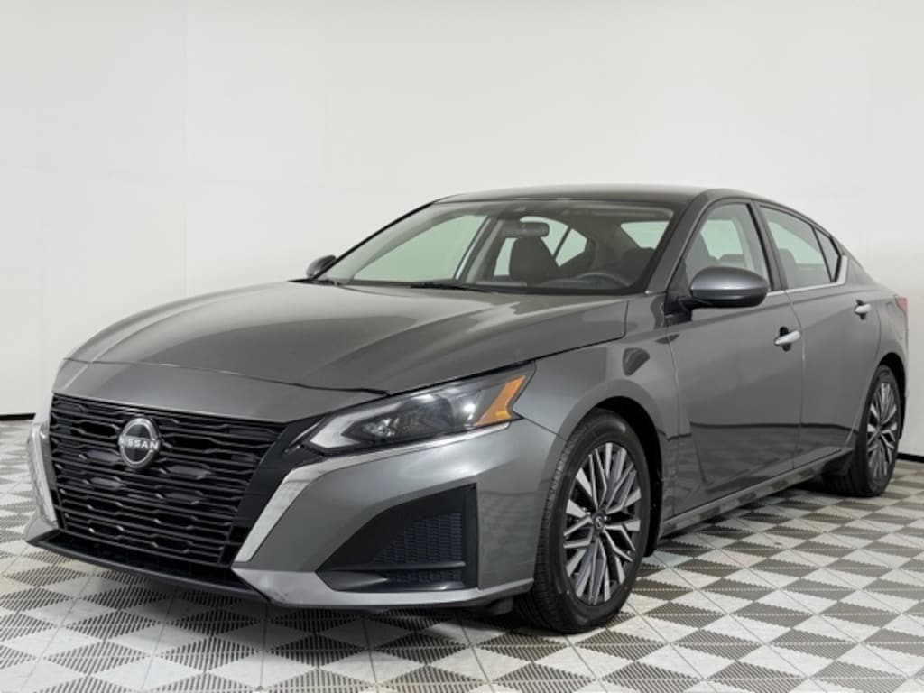 Used 2023 Nissan Altima 2.5 SV Sedan