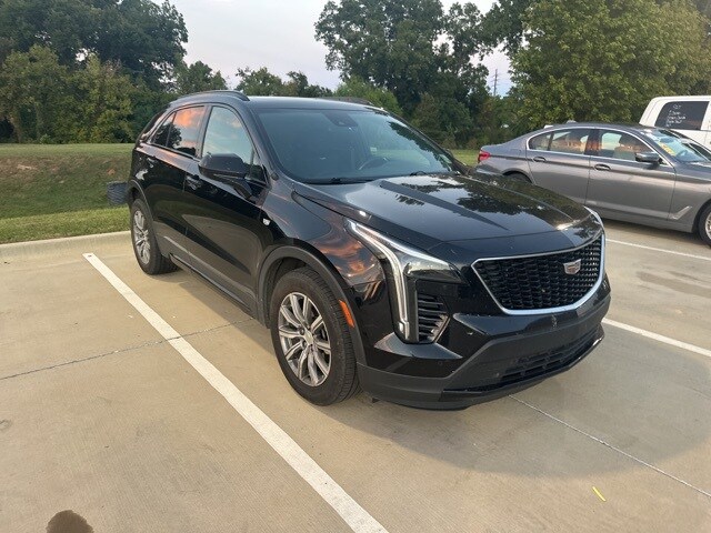 2020 Cadillac XT4 Sport photo 2