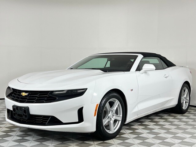 2019 Chevrolet Camaro 1LT photo 2
