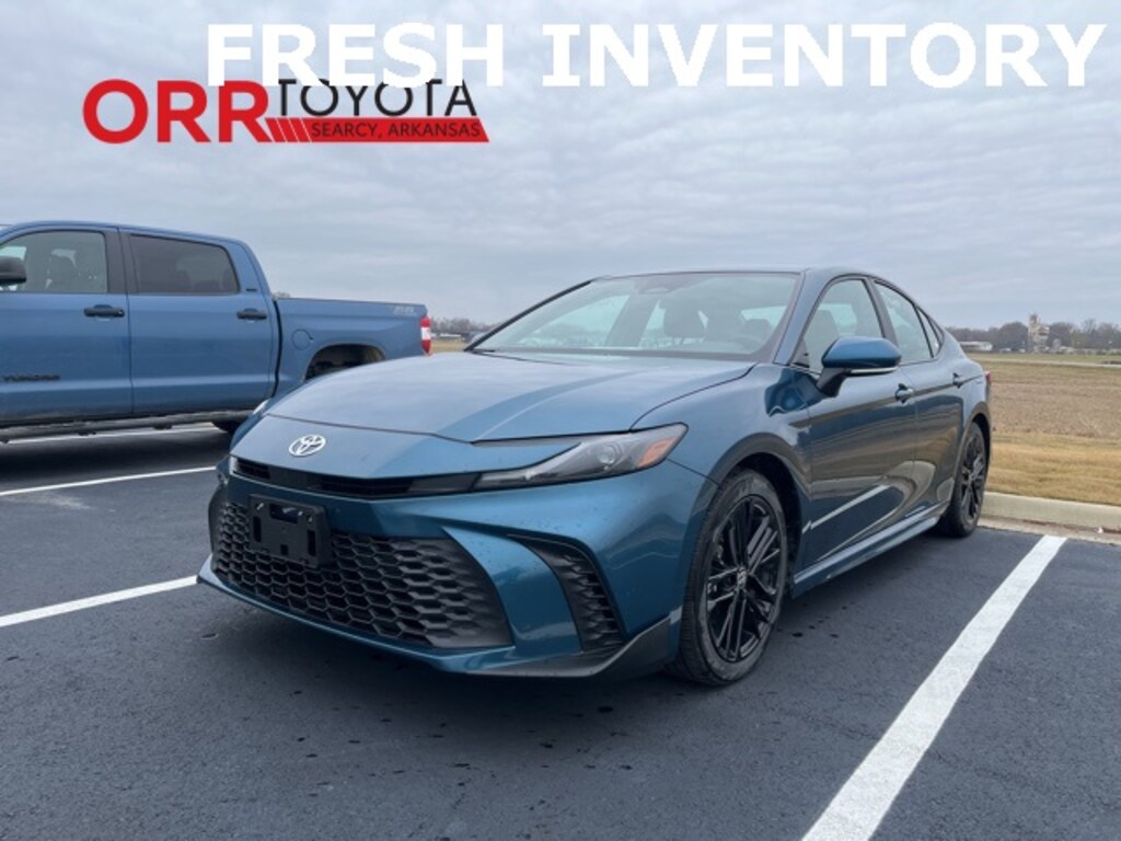 Used 2025 Toyota Camry SE Sedan