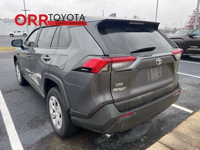 2023 Toyota RAV4 LE photo 2