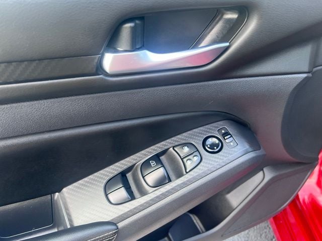 2025 Nissan Altima SV - Photo 14