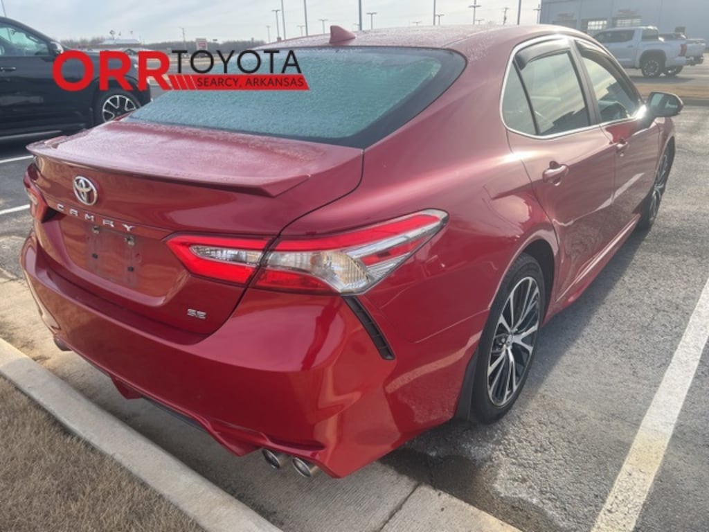 Used 2019 Toyota Camry SE Sedan