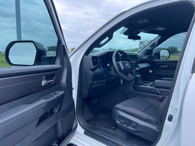 2026 Toyota Tundra SR5 - Photo 14