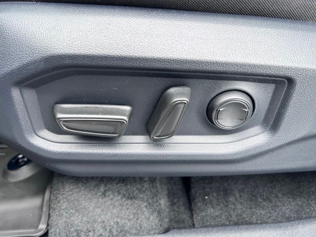 2026 Toyota Tundra SR5 - Photo 17
