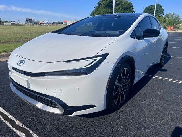 2026 Toyota Prius XSE Premium's photo