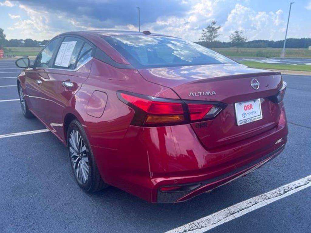 Used 2025 Nissan Altima 2.5 SV Sedan