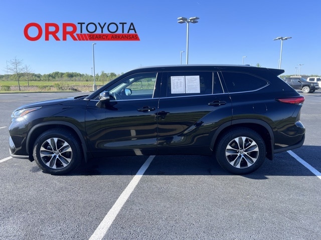 Used 2022 Toyota Highlander XLE with VIN 5TDGZRBHXNS195136 for sale in Searcy, AR