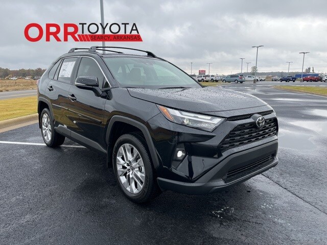 2025 Toyota RAV4 XLE Premium photo 3