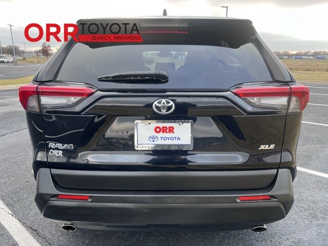 2019 Toyota RAV4 XLE Premium photo 4