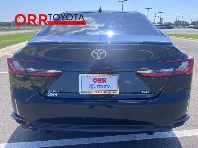 2025 Toyota Camry SE photo 4