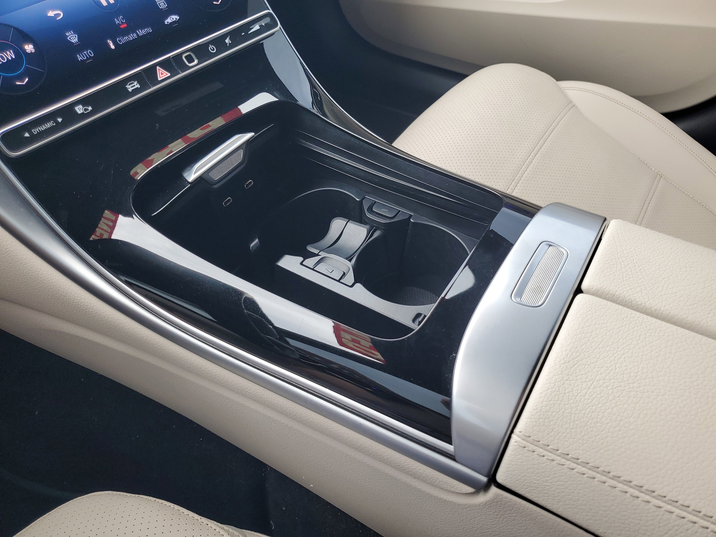 2025 Mercedes-Benz C-Class Sedan C 300 - Photo 26