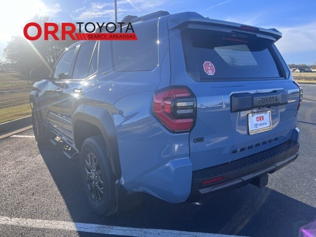 2025 Toyota 4Runner SR5 photo 3
