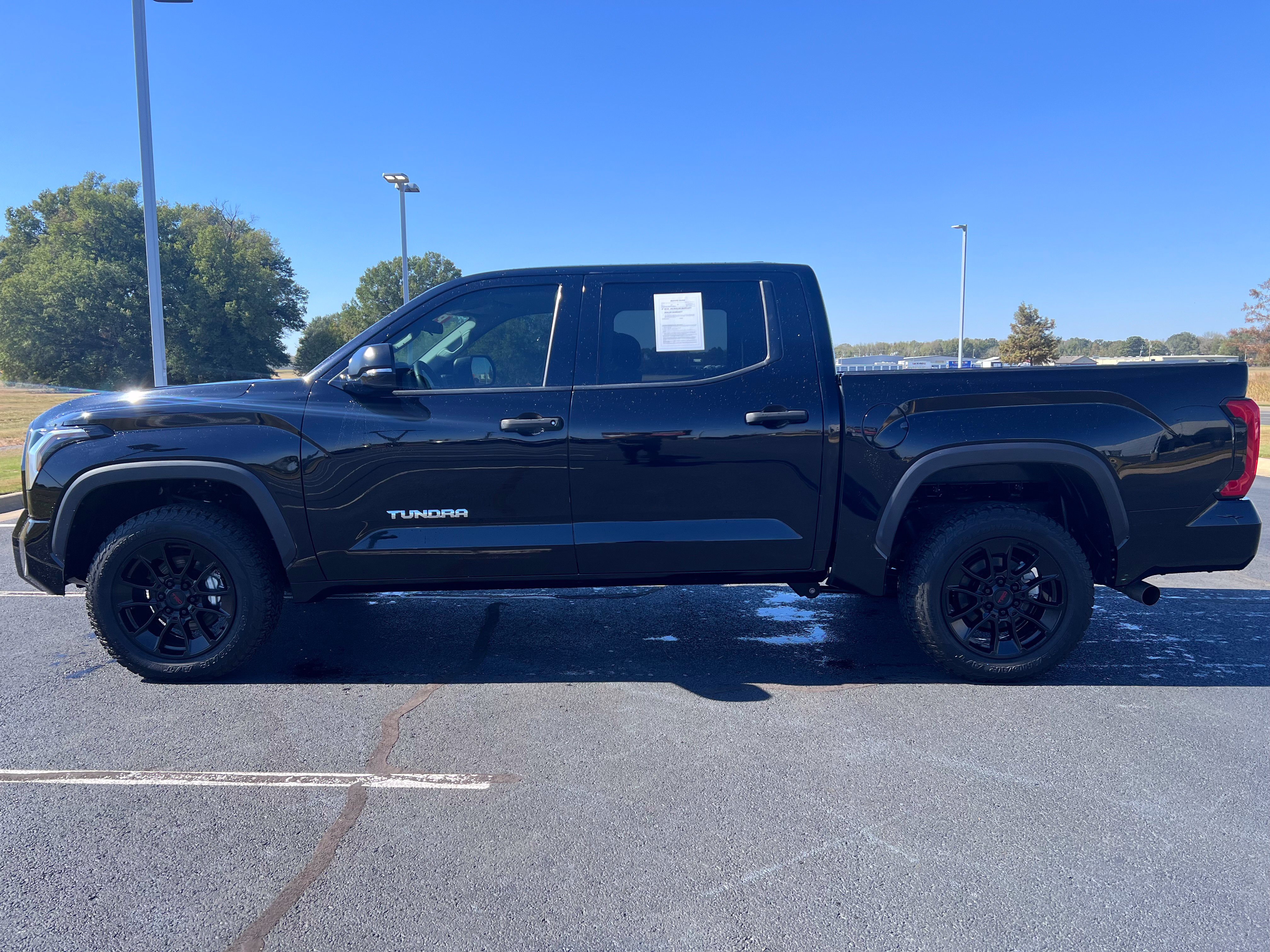Used 2023 Toyota Tundra SR5 with VIN 5TFLA5DB8PX083746 for sale in Little Rock