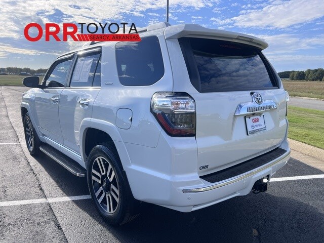 2022 Toyota 4Runner Limited photo 2