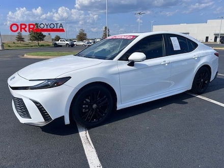 2025 Toyota Camry SE Sedan