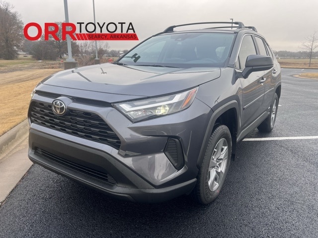 2025 Toyota RAV4 LE's photo