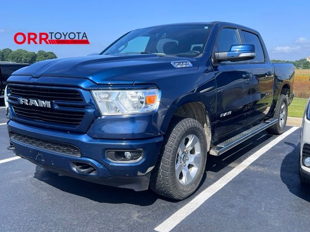 2020 RAM 1500 Big Horn/Lone Star 4x4 Crew Cab 5'7's photo