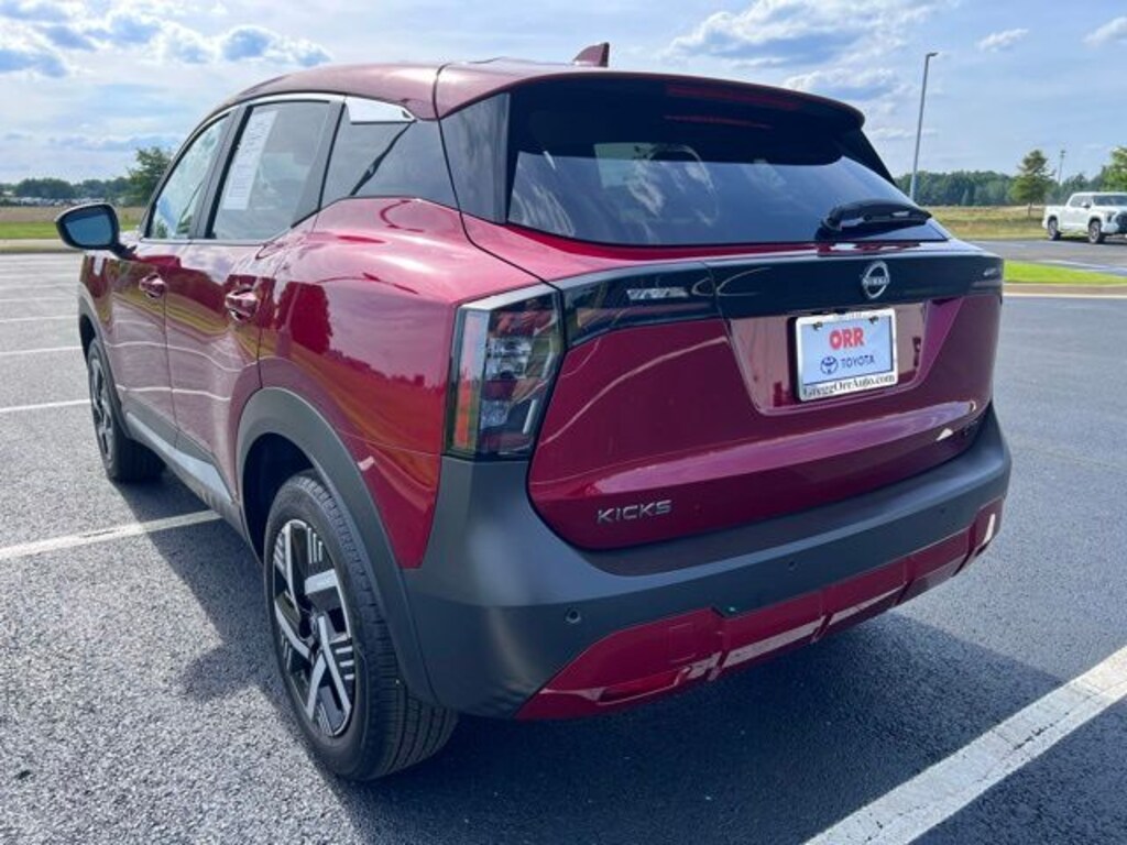 Used 2025 Nissan Kicks SV SUV