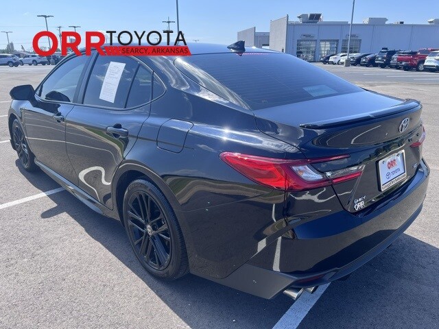 2025 Toyota Camry SE photo 3
