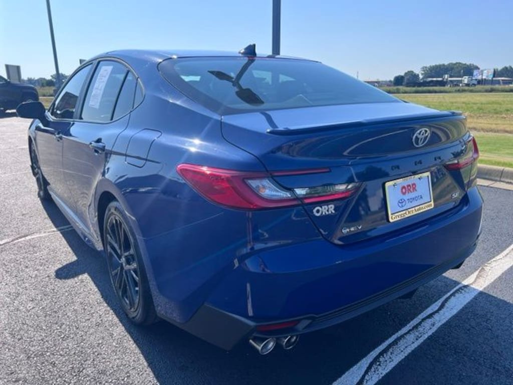 Used 2025 Toyota Camry SE Sedan