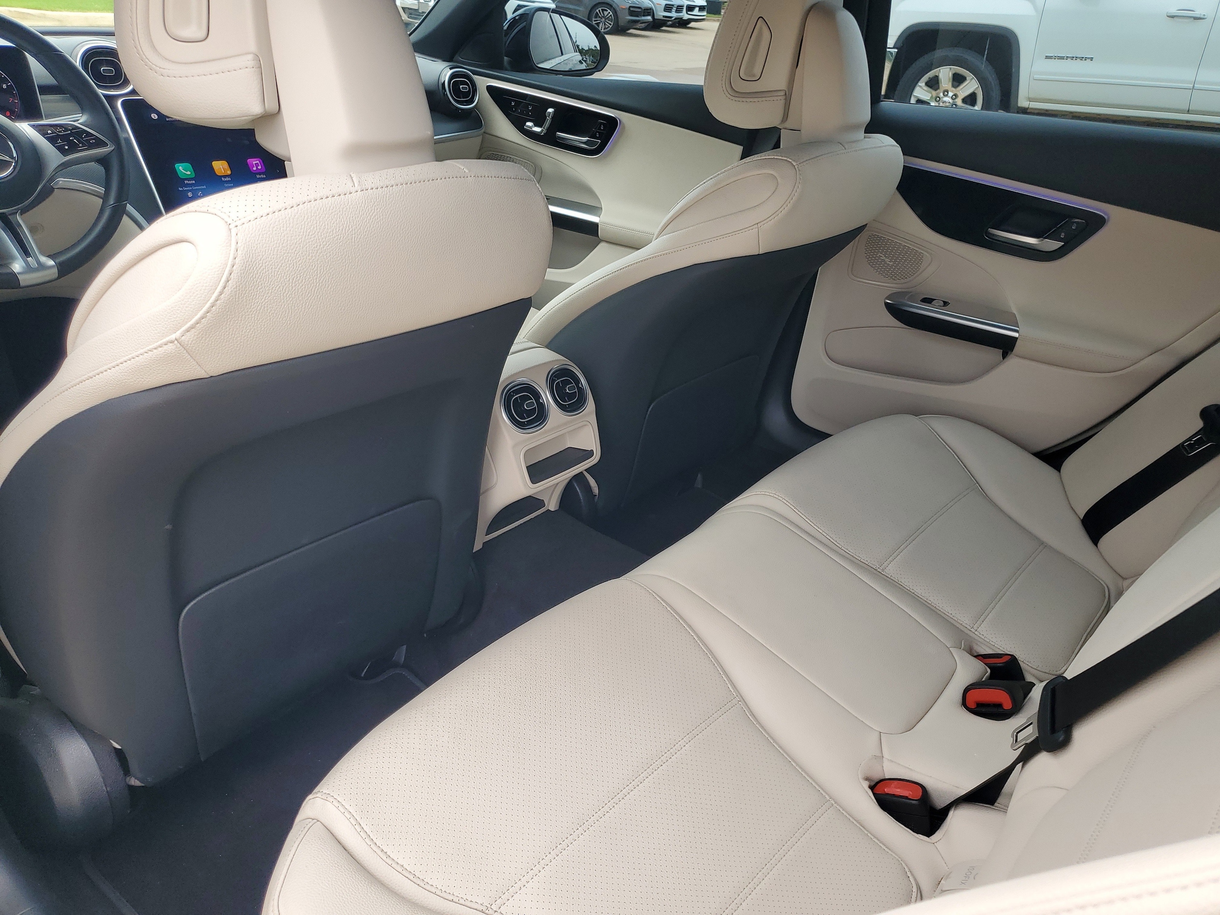 2025 Mercedes-Benz C-Class Sedan C 300 - Photo 29