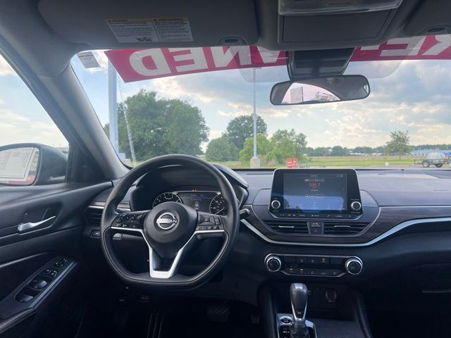 2025 Nissan Altima SV - Photo 18