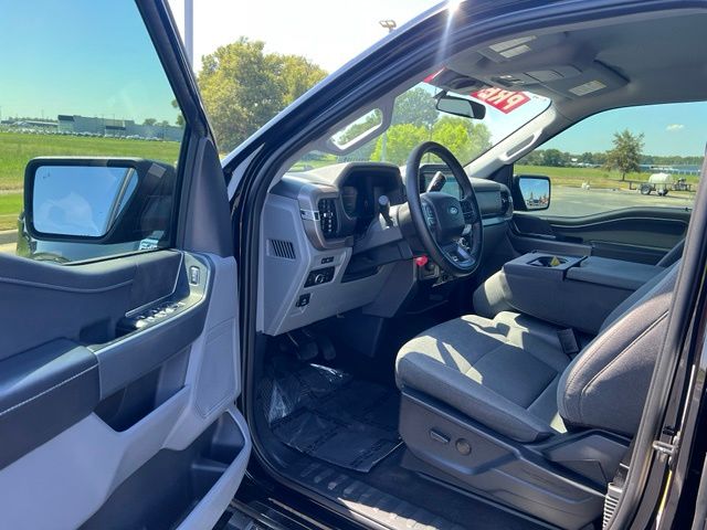 2025 Ford F-150 XLT - Photo 15