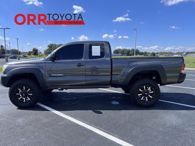 2013 Toyota Tacoma Base V6 4x4 photo 2