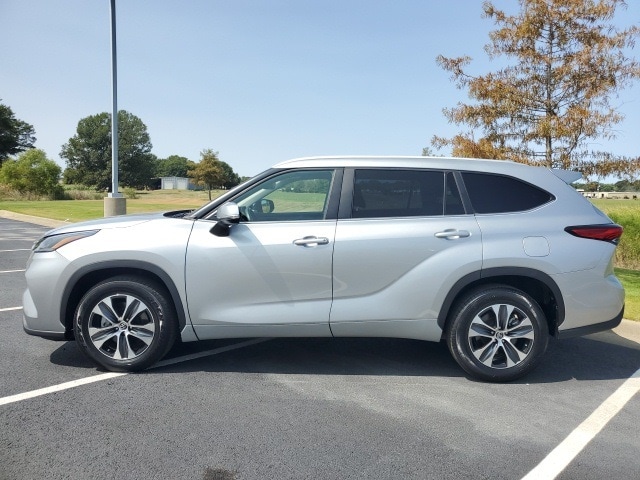 Used 2023 Toyota Highlander XLE with VIN 5TDKDRAH5PS009130 for sale in Searcy, AR