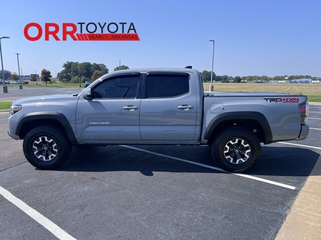 2020 Toyota Tacoma TRD Off-Road photo 2