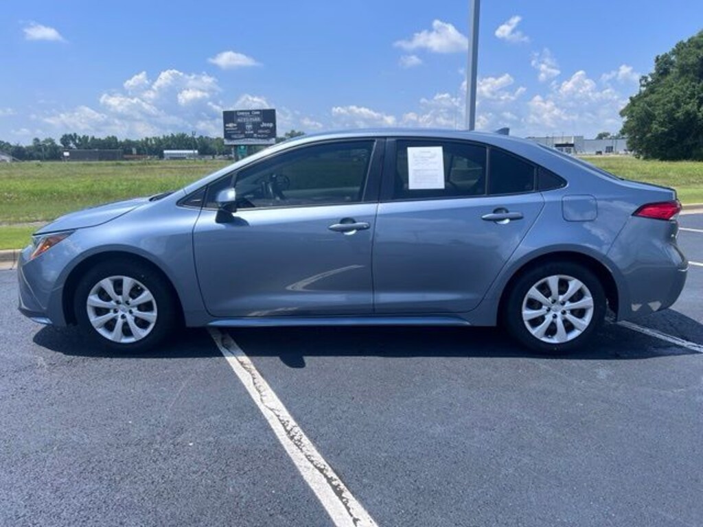 Used 2020 Toyota Corolla LE Sedan