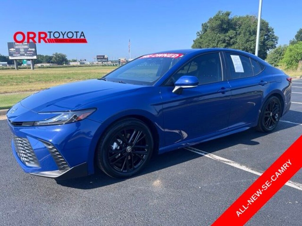 Used 2025 Toyota Camry SE Sedan