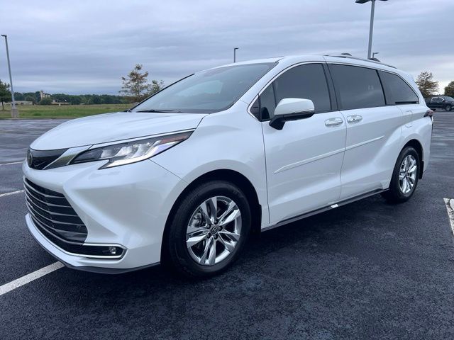 2026 Toyota Sienna Van Passenger Van 