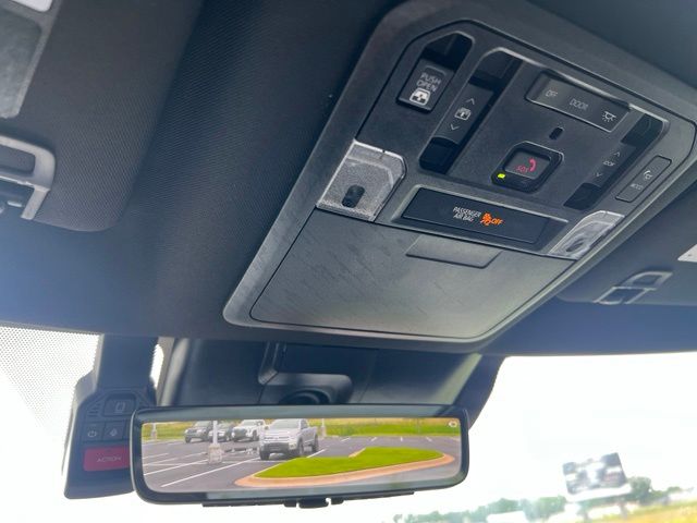 2025 Toyota Tundra Platinum - Photo 30