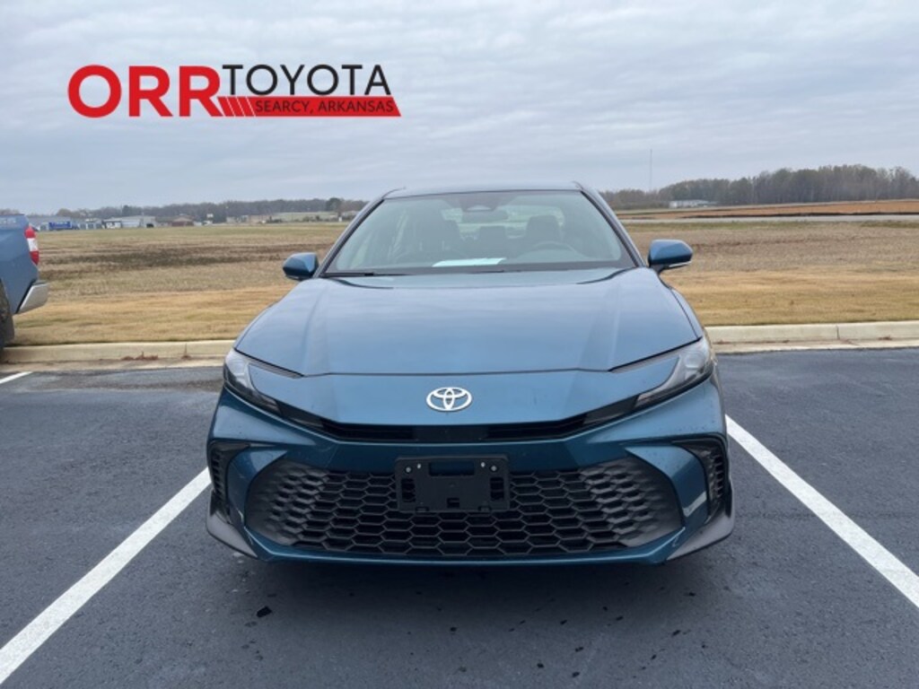 Used 2025 Toyota Camry SE Sedan