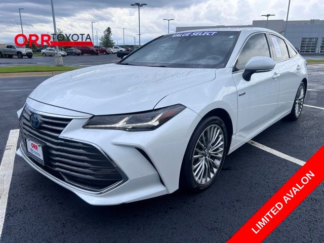2019 Toyota Avalon Limited Hybrid's photo
