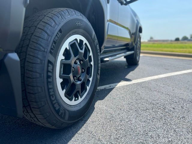 2026 Toyota 4Runner TRD Off-Road - Photo 6