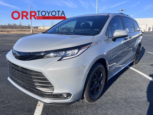 2026 Toyota Sienna Woodland Edition's photo