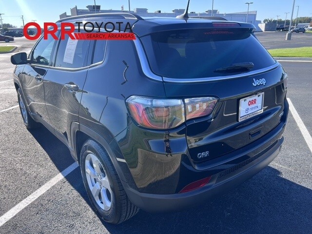 2021 Jeep Compass Latitude photo 2
