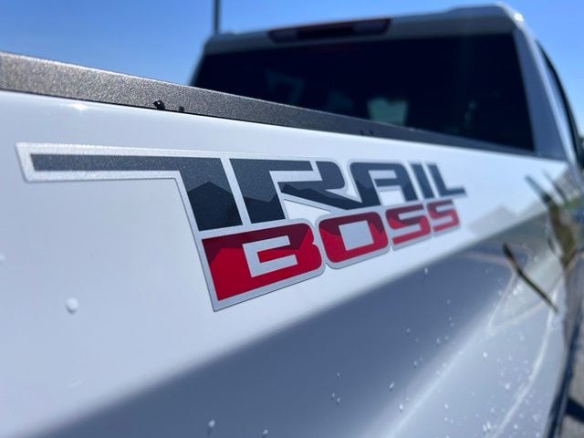 2024 Chevrolet Silverado 1500 LT Trail Boss - Photo 8