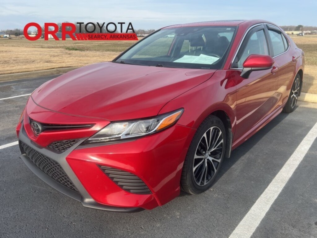 Used 2019 Toyota Camry SE Sedan