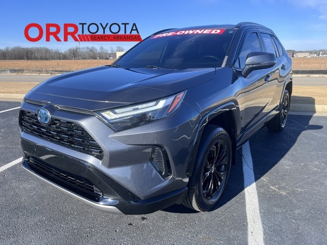 2022 Toyota RAV4 SE's photo