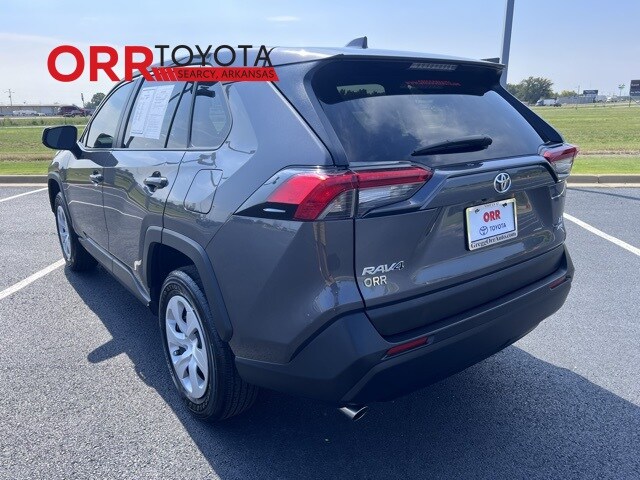 2024 Toyota RAV4 LE photo 3