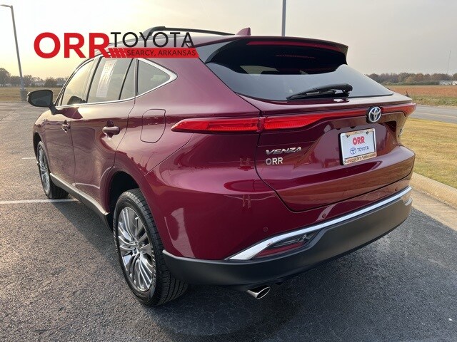 2021 Toyota Venza XLE photo 3