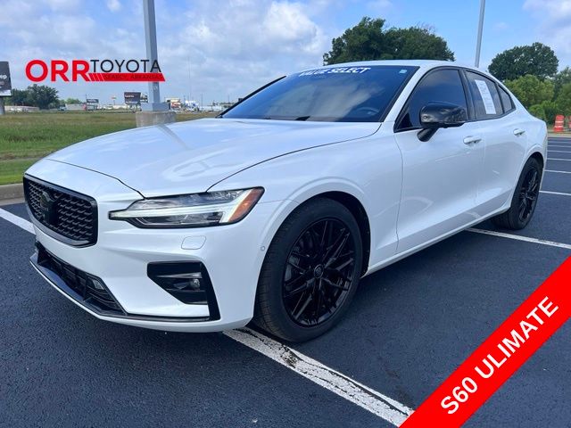 2023 Volvo S60 B5 Ultimate Black Edition's photo