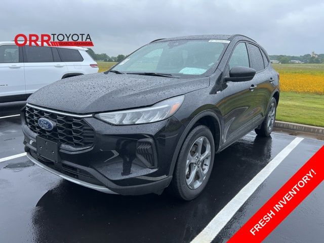 2025 Ford Escape ST-Line AWD's photo